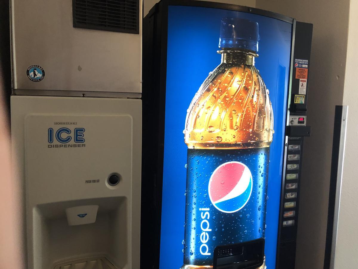 路易斯威尔豪生国际快捷酒店 外观 照片